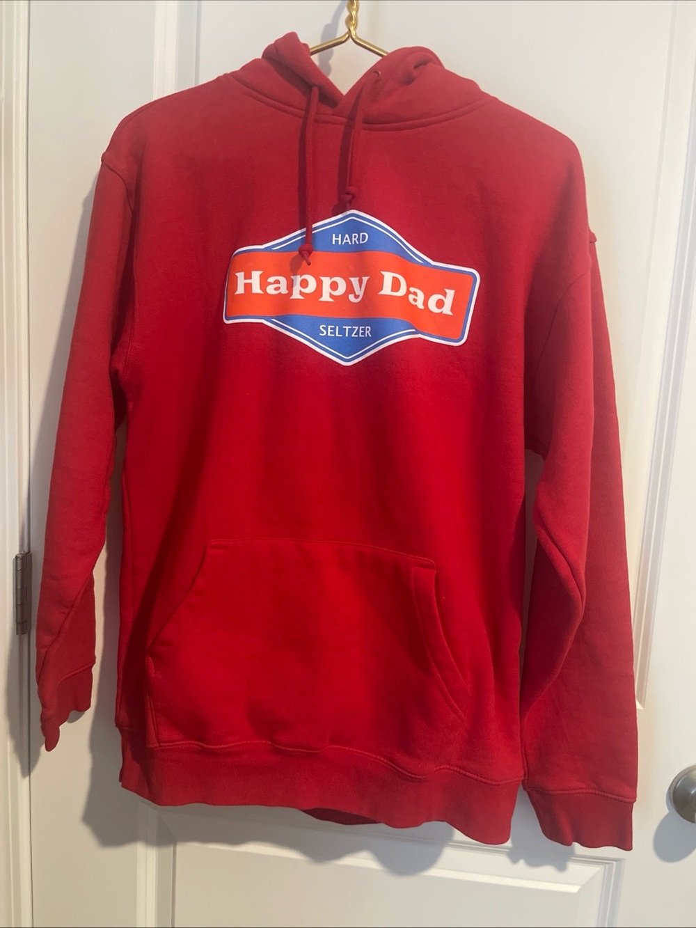 Happy Dad Red Hard Seltzer Red Hooded Sweatshirt - Men's M Pullover Hoodie.
